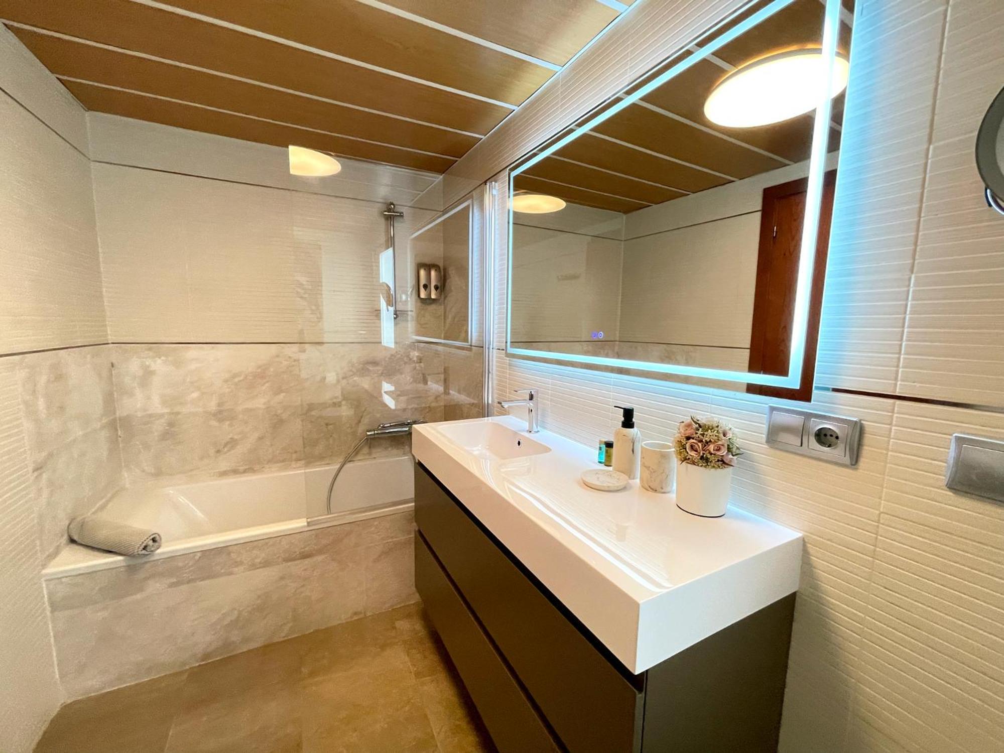Atico En Plaza De La Constitucion 3 Bedrooms Apartment Málaga